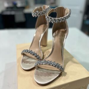 Jewel Badgley Mischka Silver Embellished Heels